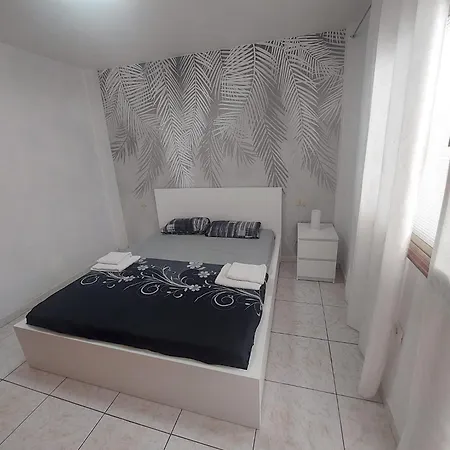 Cozy In The South Of Tenerife أرونا
